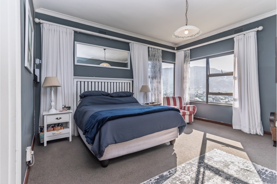 5 Bedroom Property for Sale in Fish Hoek Western Cape